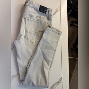 American Eagle Outfitters Women's Light Wash Jeans